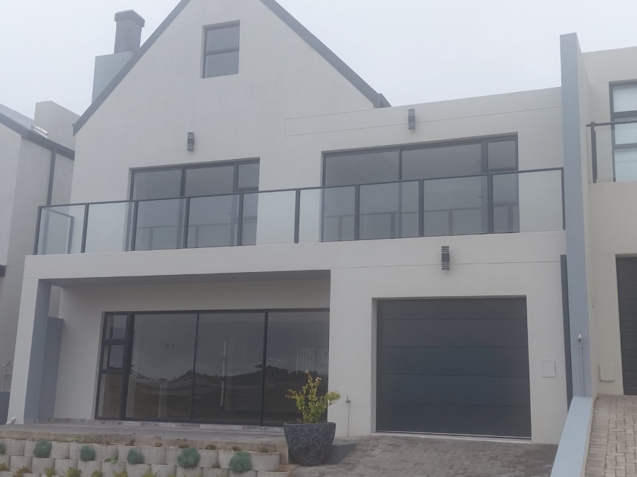 3 Bedroom Property for Sale in Hartenbos Heuwels Western Cape